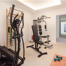 Luxury 6 Bedroom Brac Island Beach Front Villa With Heated Infinity Pool and lift near Sumartin sleeps 12